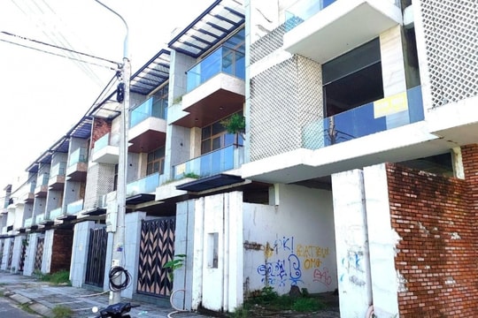 Khắp Đà Nẵng, nhan nhản shophouse bỏ hoang trên “đất vàng”