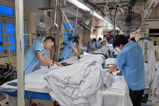 Khi nào điều chỉnh tăng lương tối thiểu vùng năm 2024?