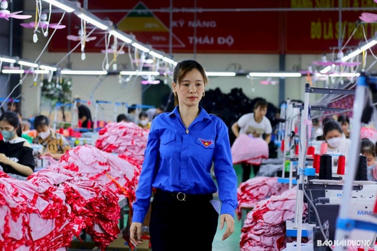 Khởi nghiệp từ xưởng may gia công