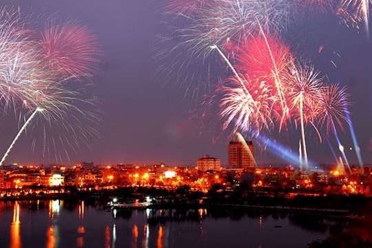 Tổ chức bắn pháo hoa chào mừng năm mới 2024 và Tết Giáp Thìn phù hợp điều kiện thực tế 