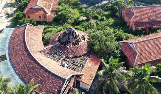 Loạt resort trăm, ngàn tỉ dọc biển tiêu điều như nhà ma