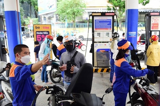 Giá xăng dầu trong nước ngày mai có thể giảm mạnh