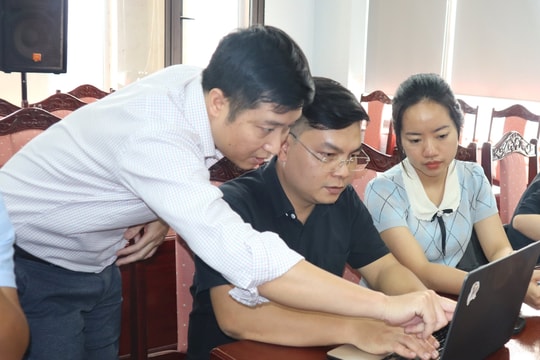 Bồi dưỡng kỹ năng dùng dữ liệu thể hiện tác phẩm báo chí