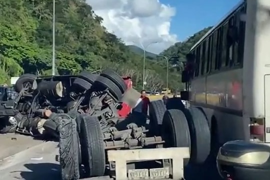 Đâm xe liên hoàn tại Venezuela, ít nhất 16 người thiệt mạng