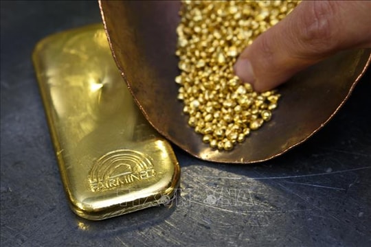 Tín hiệu từ Fed tiếp tục đẩy giá vàng lên cao