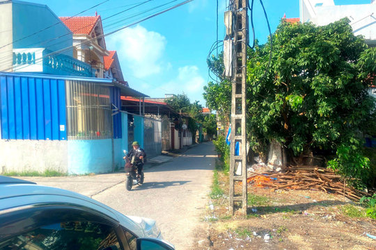 Cần di chuyển 7 cột điện trên đường trục thôn Hoàng Hòa