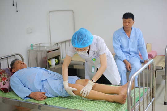 Hải Dương hỗ trợ 100% mức đóng bảo hiểm y tế cho đảng viên 40 năm tuổi Đảng