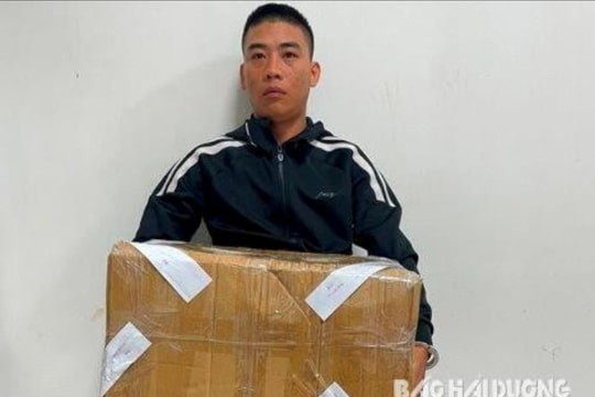 Khởi tố 2 đối tượng liên quan đến ma túy và pháo nổ