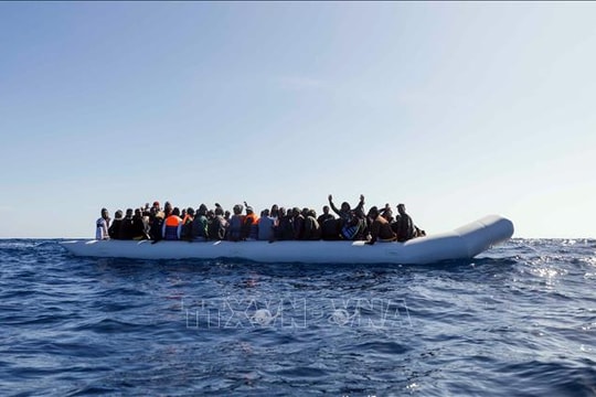 Ít nhất 61 người di cư mất tích ngoài khơi Libya