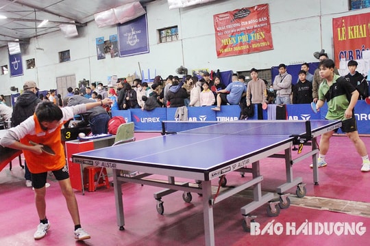 Hơn 100 vận động viên tham gia Giải bóng bàn thiếu niên, nhi đồng cúp thạch rau câu Long Hải TP Hải Dương