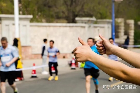 Công ty yêu cầu nhân viên chạy 50km mỗi tháng mới được thưởng Tết