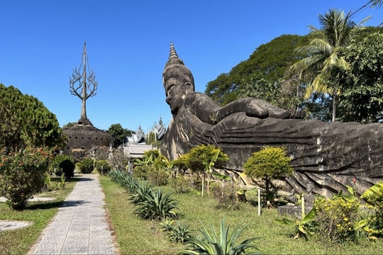 Buddha Park Xiengkhuan - điểm đến hấp hẫn không thể bỏ qua tại Lào