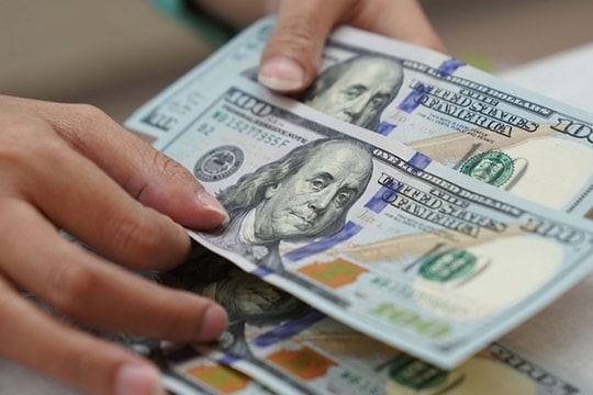 Sáng 19/12, giá vàng và dầu tăng, USD đi xuống