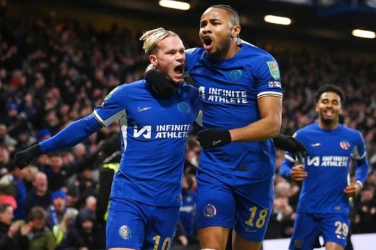 Đánh bại Newcastle trên chấm luân lưu, Chelsea vào bán kết Carabao Cup