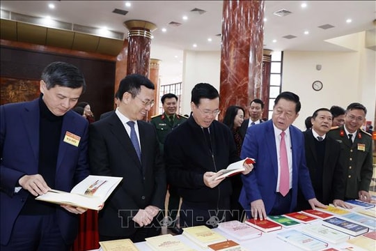 Xác định rõ vai trò người đứng đầu trong bảo vệ nền tảng tư tưởng của Đảng
