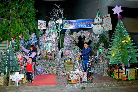 Đồng bào Công giáo Hải Dương tất bật chuẩn bị đón Giáng sinh