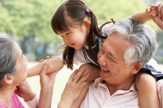 Những câu ông bà không nên nói với cháu