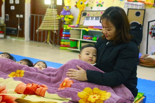 Trường mầm non giữ ấm cho trẻ thế nào?