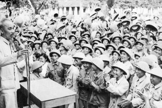 Chủ tịch Hồ Chí Minh - Người sáng lập và rèn luyện Quân đội nhân dân Việt Nam