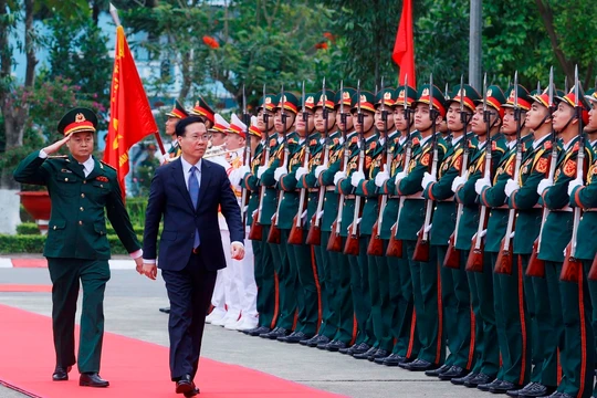 Xây dựng sức mạnh quốc phòng, giữ nước từ sớm-từ xa bằng biện pháp hòa bình