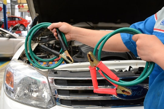 Dụng cụ mọi lái xe cần có phòng khi hết ắc quy