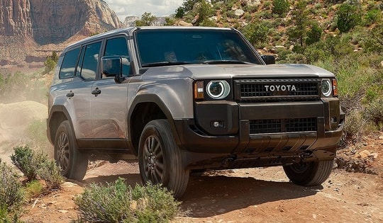 Toyota Land Cruiser Prado 2024 cháy hàng sau 30 phút