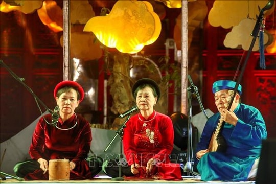 Trao giải Cuộc thi sáng tác lời thơ mới cho các thể cách hát nói trong ca trù