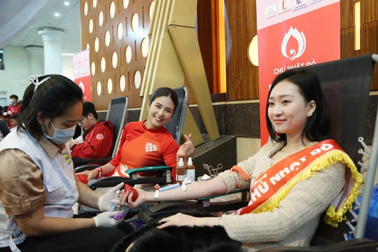Chương trình hiến máu Chủ nhật Đỏ, ấm áp không khí Giáng sinh