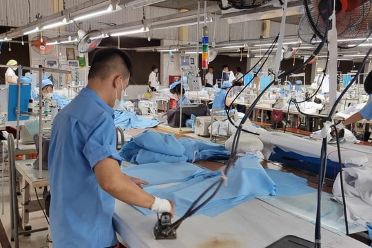 Tăng lương tối thiểu vùng mới bù đắp trượt giá