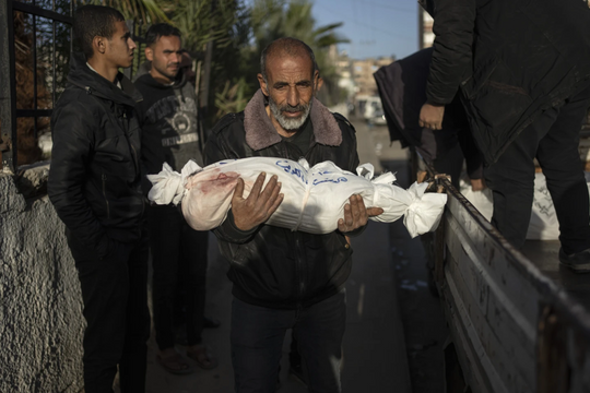 Israel không kích 2 ngôi nhà ở Gaza, 76 người trong một đại gia đình thiệt mạng
