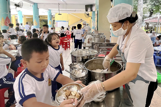 Chất lượng dân số nhìn từ những bữa ăn bán trú