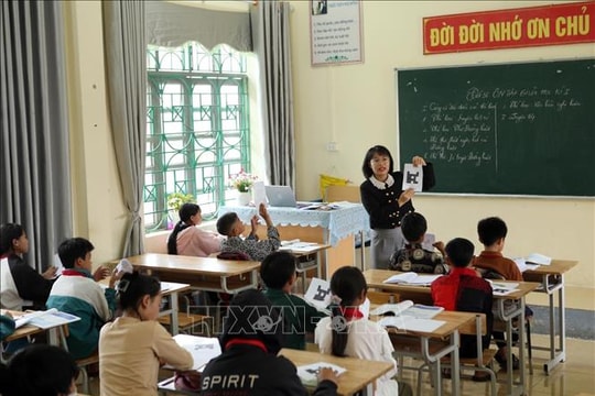 Thủ tướng chỉ thị đẩy mạnh đổi mới căn bản, toàn diện giáo dục phổ thông