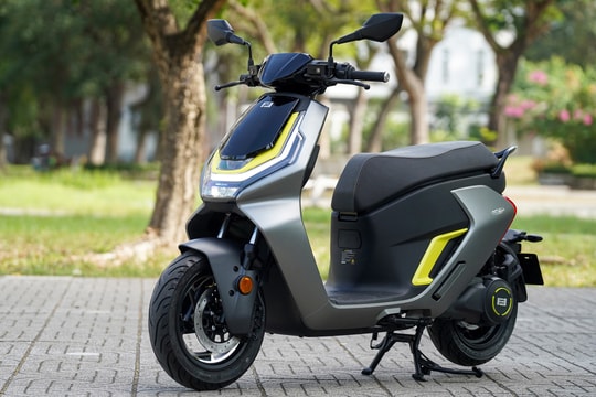 Zeeho AE6+ xe máy điện Trung Quốc giá hơn 90 triệu đồng