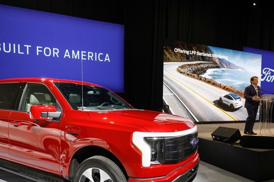 Ford tại Mỹ gặp khó khi một nửa đại lý không muốn bán xe điện năm 2024