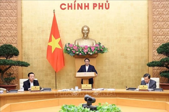 Đổi mới và đầu tư nhiều hơn nữa cho công tác xây dựng pháp luật, hoàn thiện thể chế