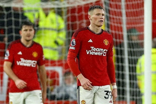 Man Utd nguy cơ đứt kỷ lục 45 năm trước Aston Villa