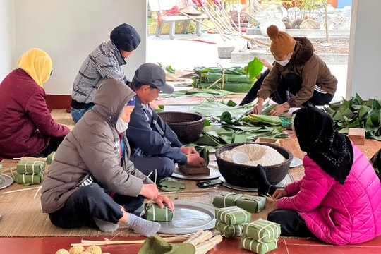 Ở làng văn hóa Nghi Khê