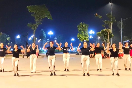 Phụ nữ Kim Anh mê dân vũ thể thao