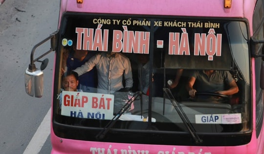 Khổ sở vì say xe, có cách nào giảm bớt?