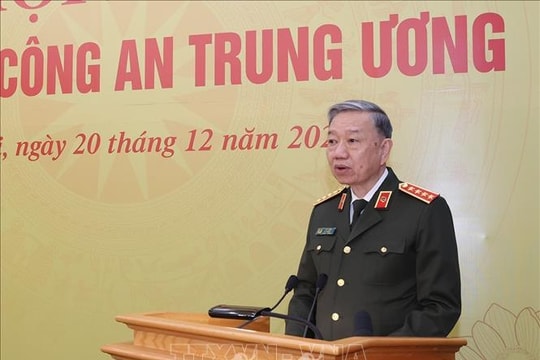 Tiếp tục vượt qua thách thức, thực hiện tốt nhiệm vụ bảo vệ an ninh, trật tự năm 2024