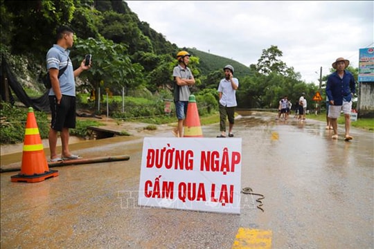 Bắc Bộ trời rét, Trung Bộ mưa to