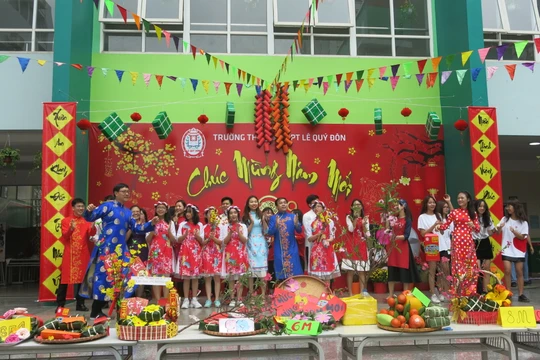 Bộ Giáo dục và Đào tạo nghiêm cấm biếu quà Tết cho lãnh đạo các cấp dưới mọi hình thức