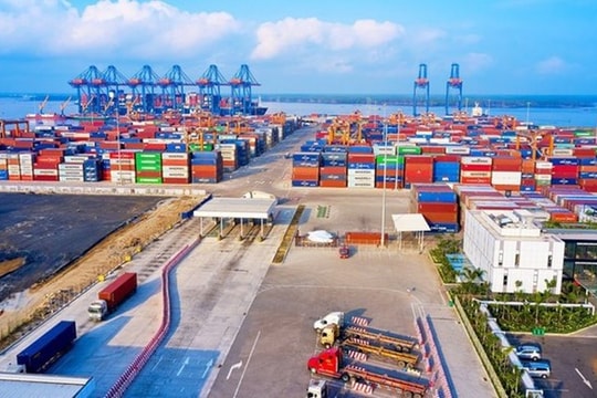 Vietnam enjoys trade surplus of 125 billion USD with European, American markets