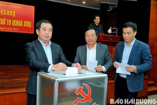 Đề nghị xếp loại Đảng bộ, Ban Thường vụ Tỉnh ủy Hải Dương hoàn thành xuất sắc nhiệm vụ