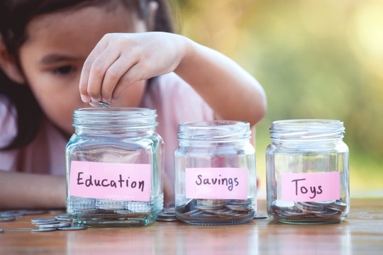 Những bí mật tài chính dạy trẻ càng sớm càng tốt