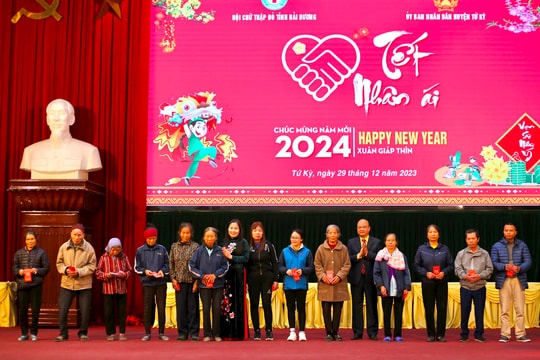 Hội Chữ thập đỏ tỉnh phối hợp tặng 300 suất quà “Tết nhân ái” cho người dân Tứ Kỳ