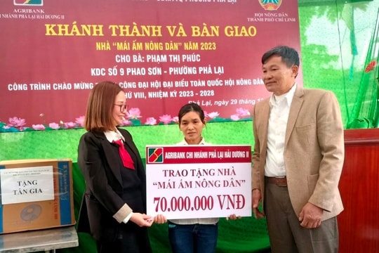 Trao "mái ấm nông dân" cho hội viên nghèo ở Chí Linh