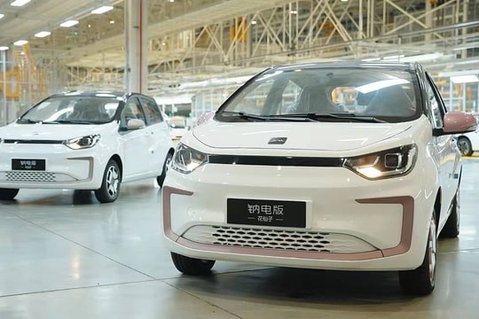 Xe điện đầu tiên không dùng pin lithium