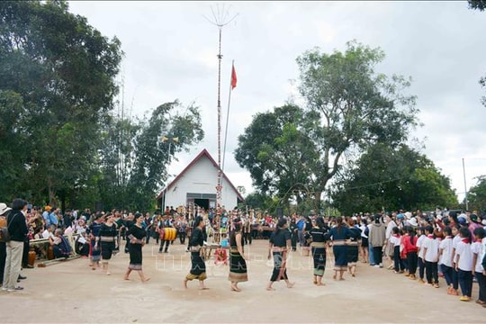 Vui Lễ hội mừng lúa mới với đồng bào dân tộc Xơ Đăng