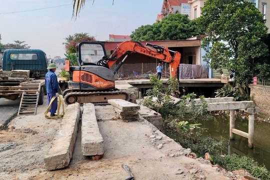 Sau 1 tháng ra quân, người dân Ninh Giang tự tháo dỡ 97 cầu vi phạm công trình thủy lợi